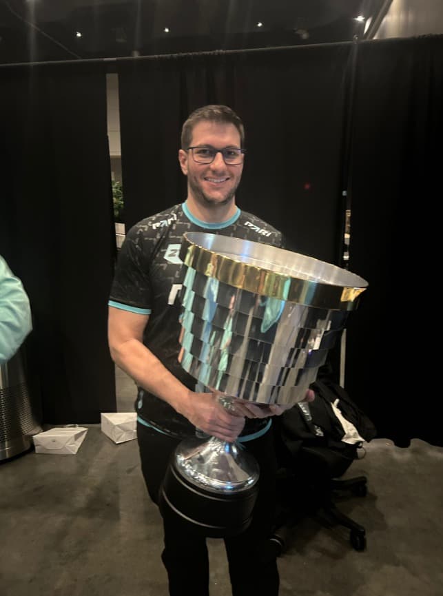 Filipe Astini, coach tricampeão de Dota 2